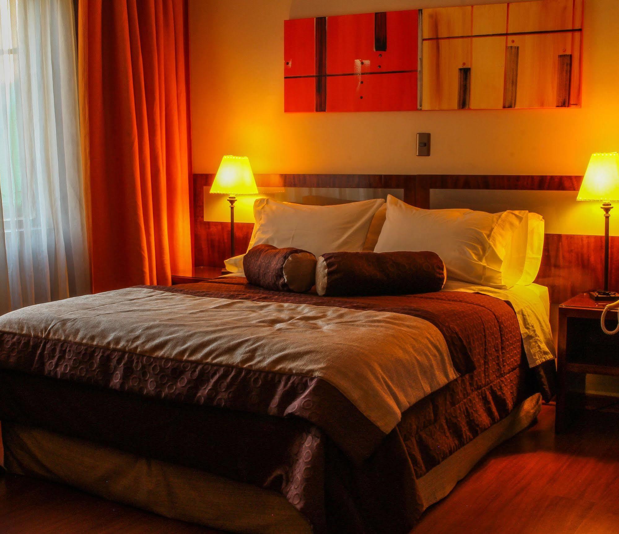 Hotel Libertador Сантьяго Экстерьер фото